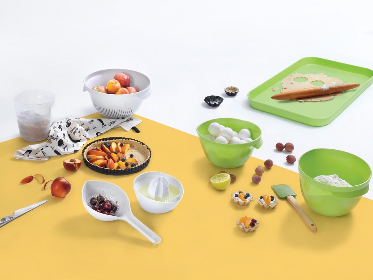 ТОВАРЫ Поднос двусторонний Essentials CURVER 241952 серый в интернет-магазине meandhome.ru